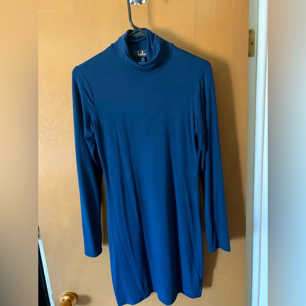 Blue long sleeve bodycon dress